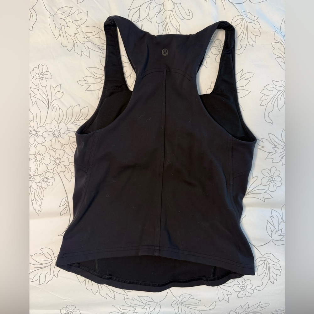 LULULEMON 🍋 Fitted bra tank- black 🖤 ! Women’s size 6 - Picture 3 of 4